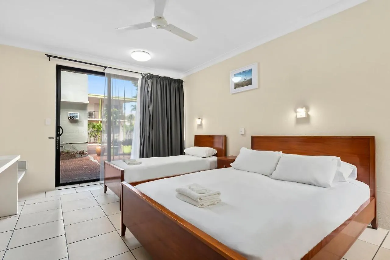 קאירנס Hotel Tropiq 3*,  אוסטרליה