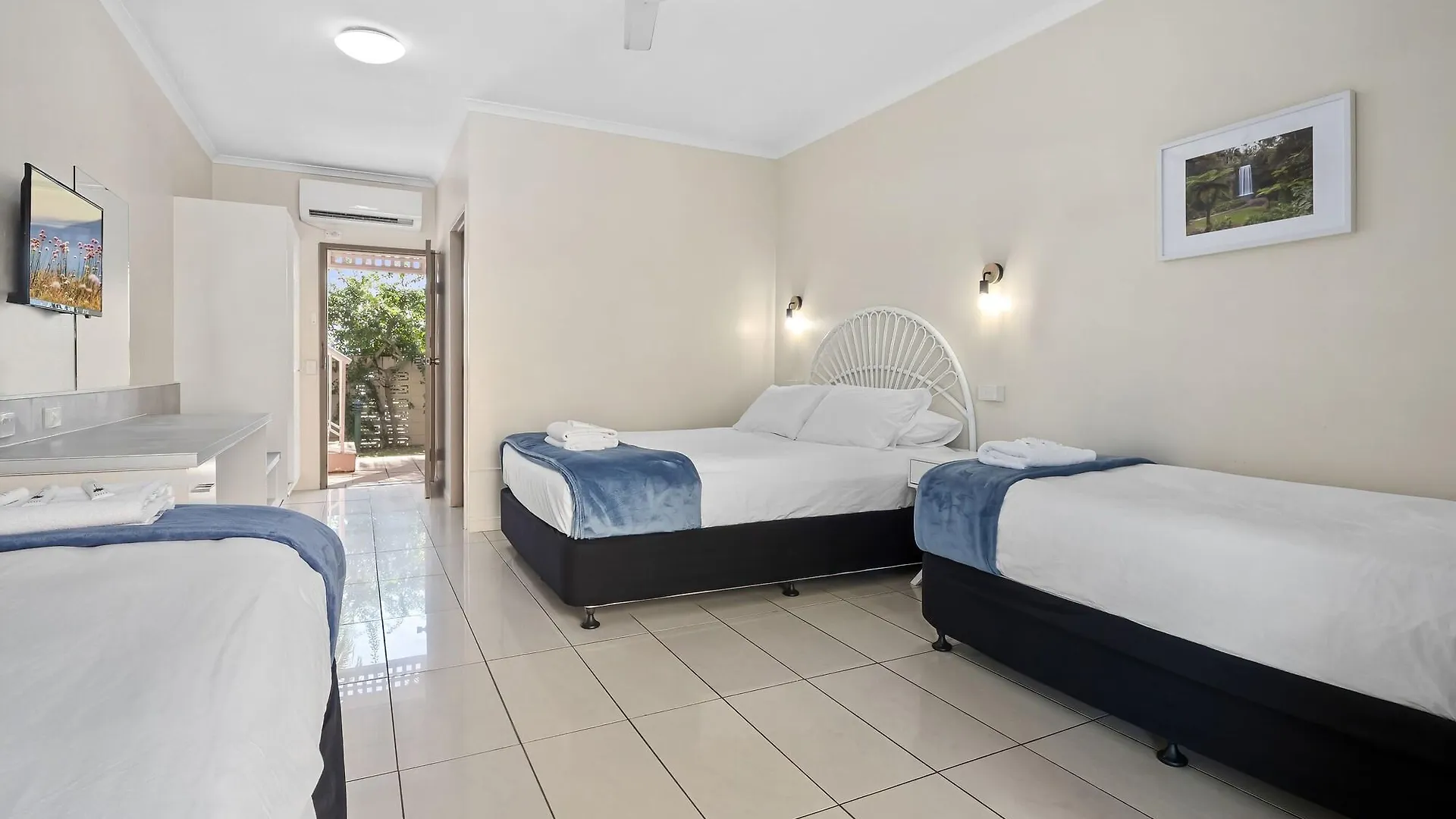 קאירנס Hotel Tropiq