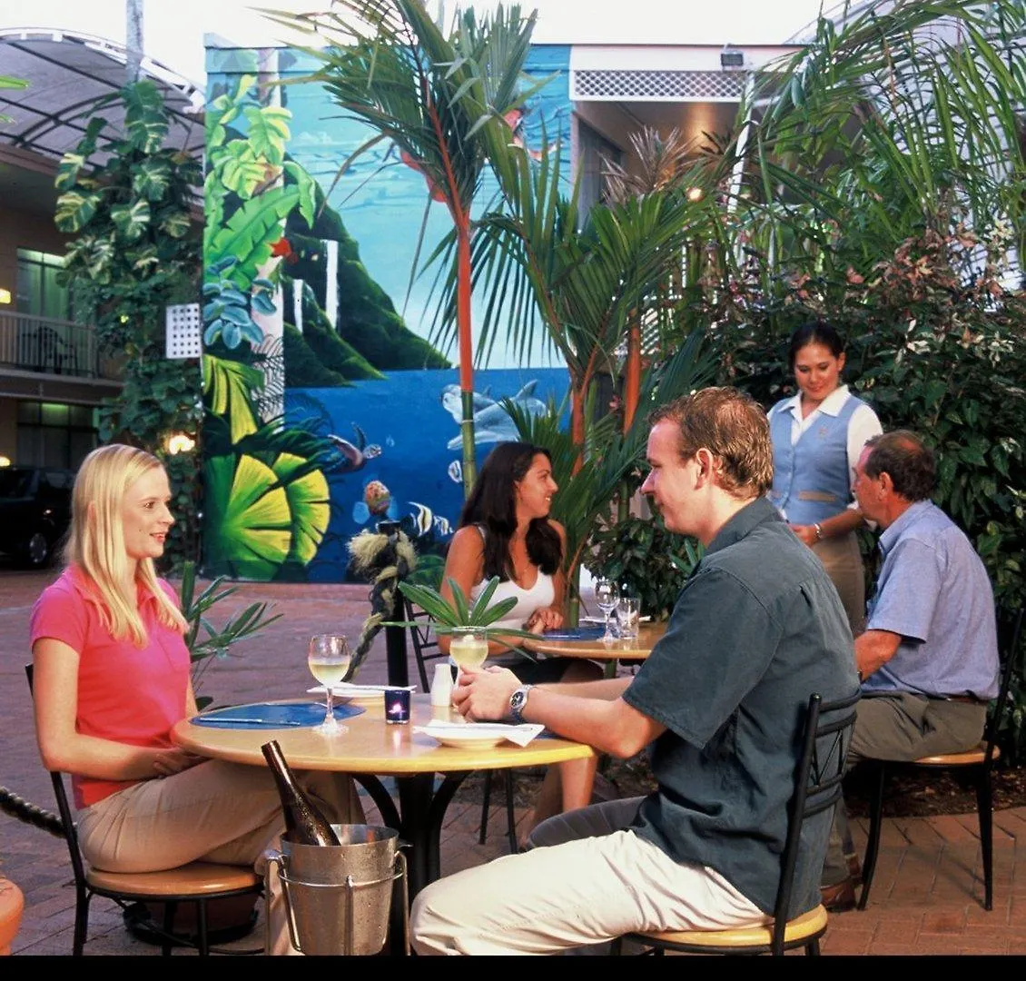 קאירנס Hotel Tropiq