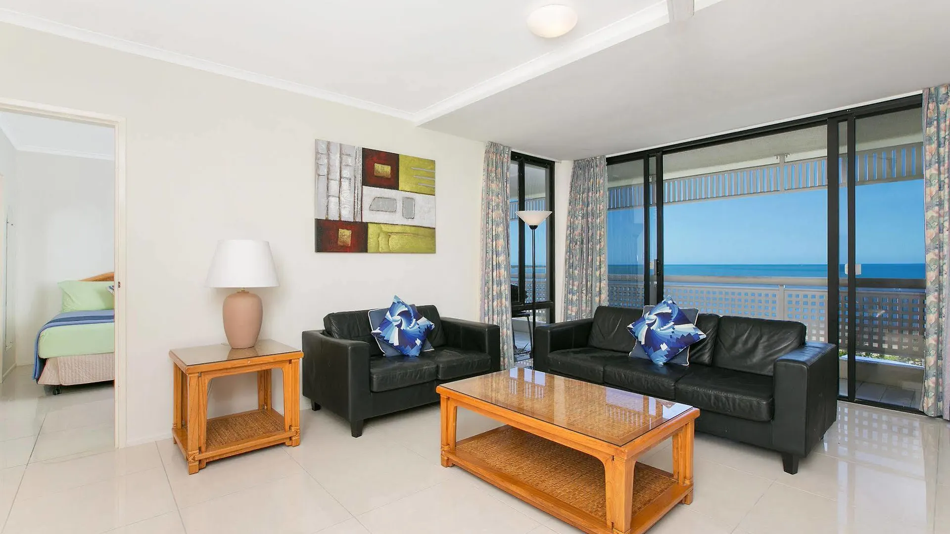 קאירנס Hotel Tropiq
