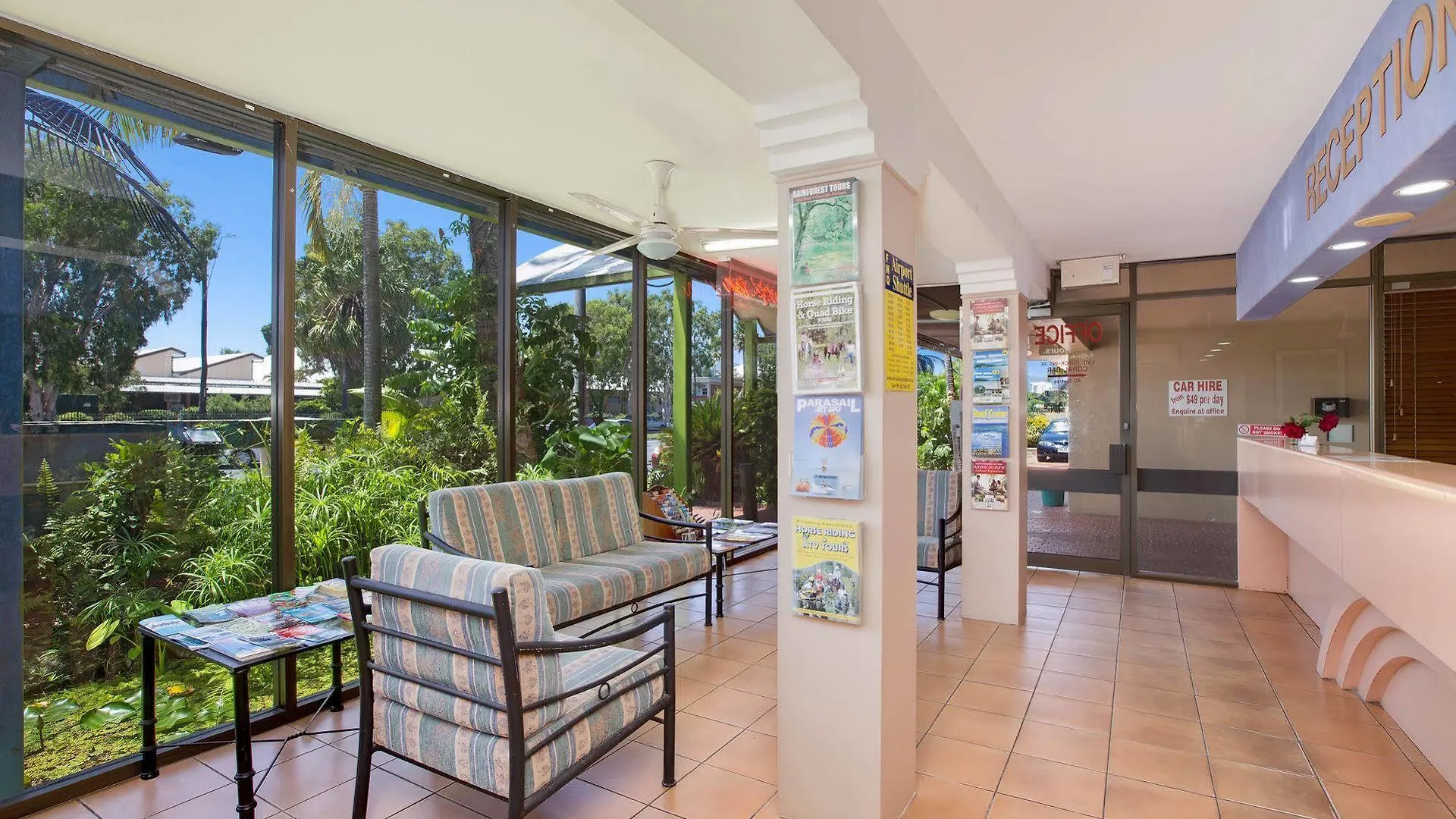 קאירנס Hotel Tropiq