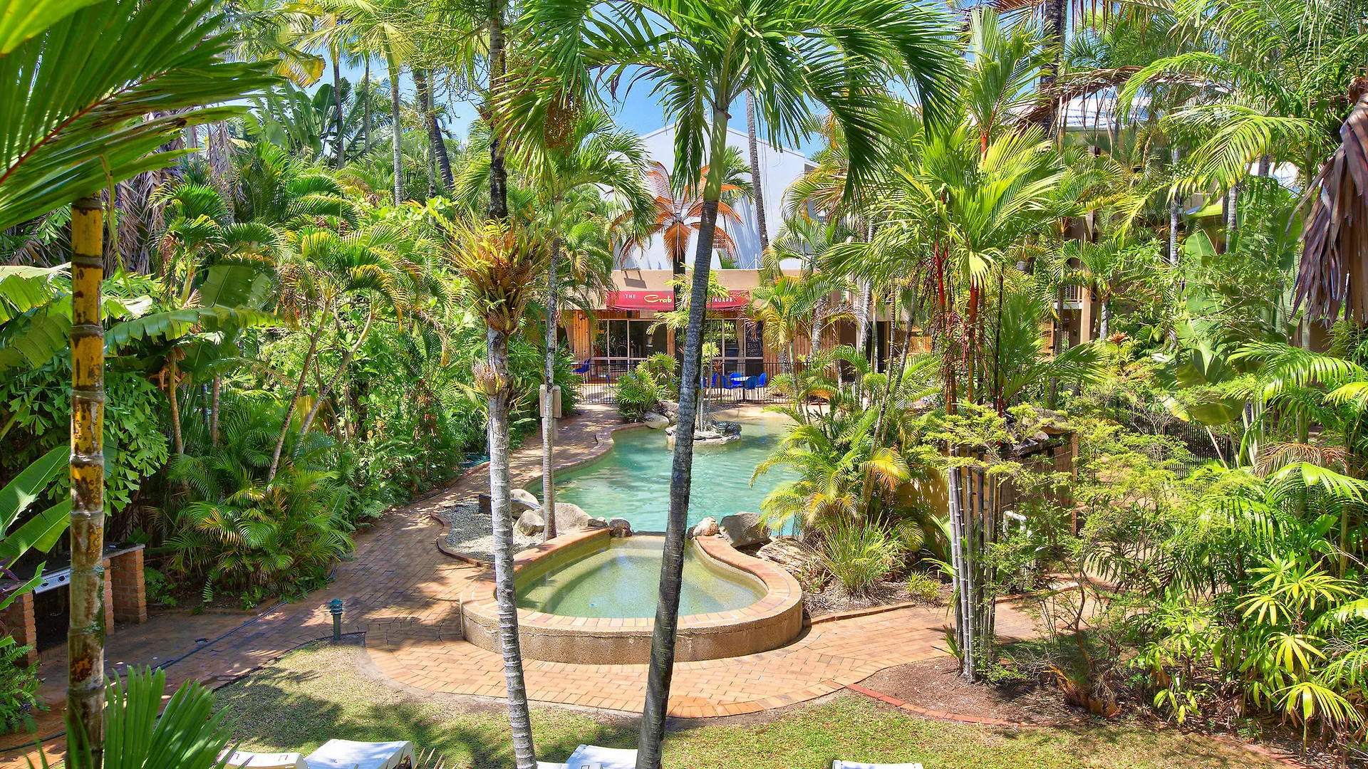 קאירנס Hotel Tropiq